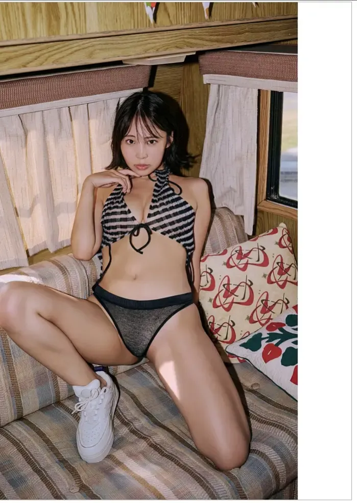 나루미 아오이 시에리 쿠라사와 위클리 플레이보이 2025년 44호