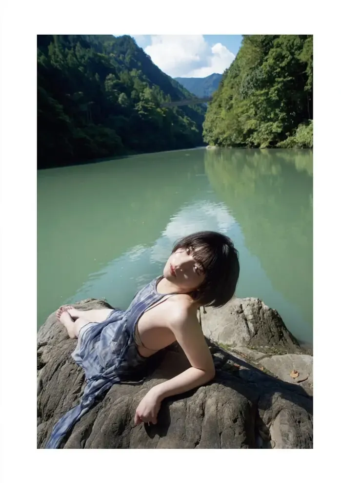 네모토 나기 B.L.T. 사진집 Monster Round 3