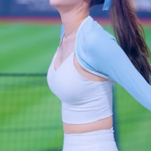 스트레칭도 난리나는 의상ㄷㄷ 김해리 치어리더