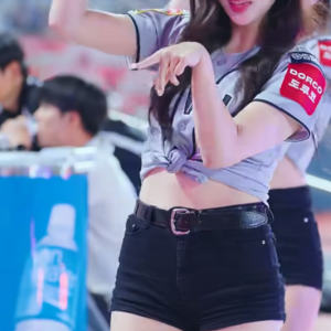 눈웃음 미치겠네 포항항 아웃송 김정원 치어리더