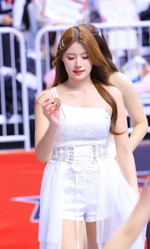 작전타임 응원후 복귀한 4명의 천사