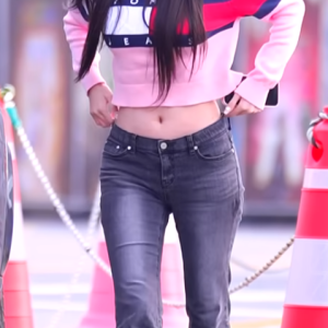 오랜만에 출근 어색어색 이주은