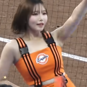 까르르르~ 치어리딩하다가 빵터진 야구여왕 아야카 치어리더