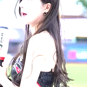 173cm의 압도적 비율ㄷㄷ 안타송도 아름답네 김해리 치어리더