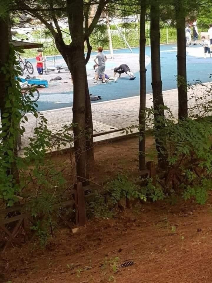 “선후배 개념없이 너무 까불어요.”