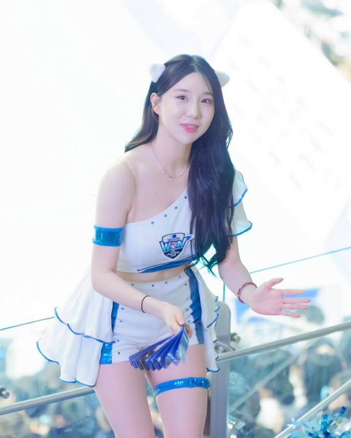 d0f50-67dae7953a6c5-6606377deddddcd34dff3db9be2fe29a670de54e.jpg