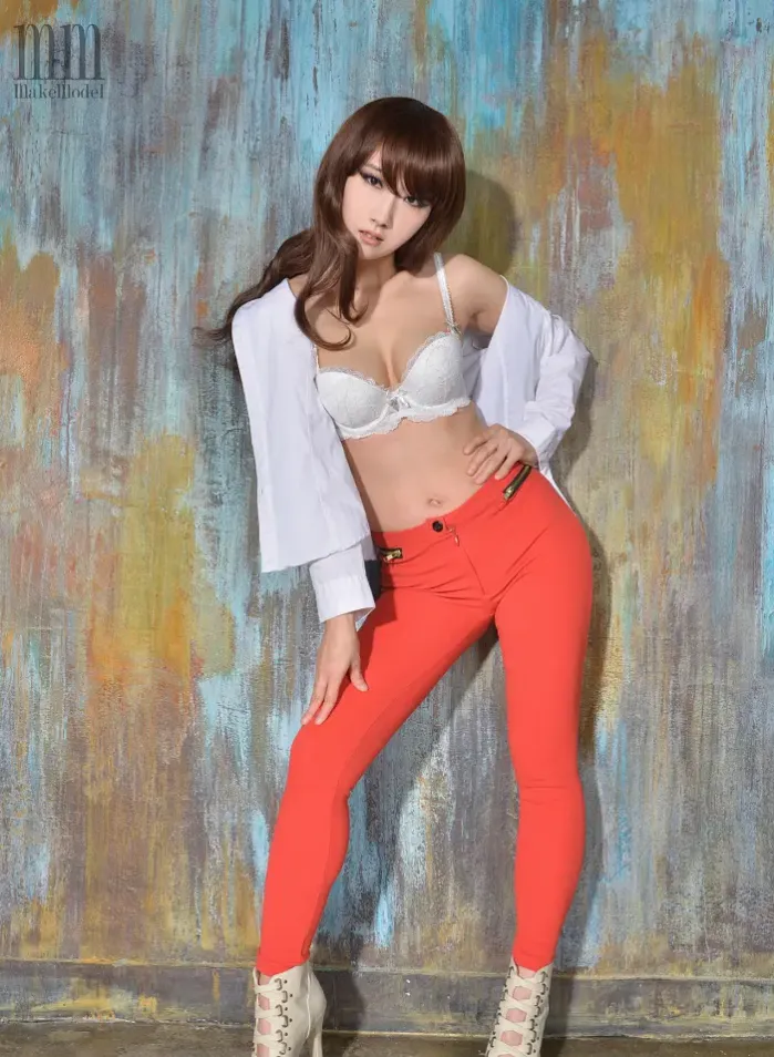 MakeModel 미나 – 벽화를 나온 뮤즈