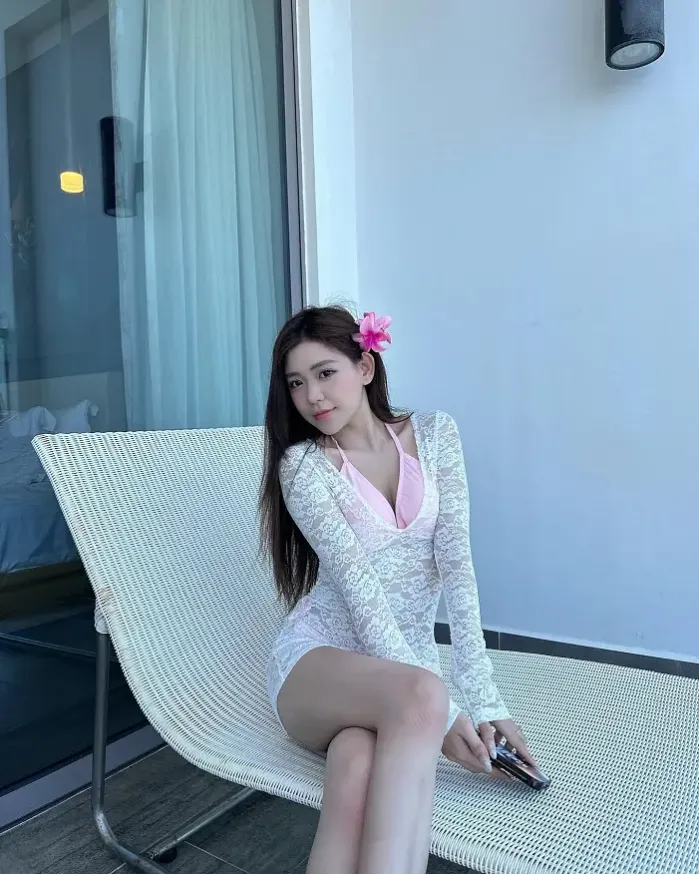 핑크색을 좋아하는 베트남녀