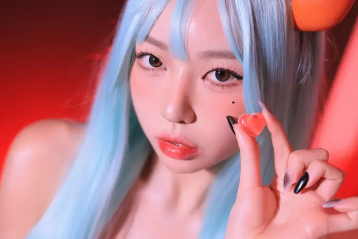 동그란, 포토북 「붉은 서큐버스」 Set.02