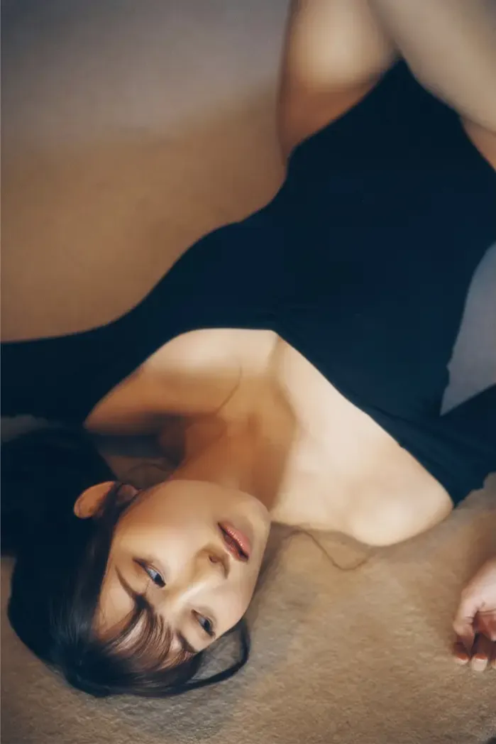 리리사 츠지(Ririsa Tsuji), FLASH 디지털 사진집 「그녀는 완벽하다 후편」Set.02