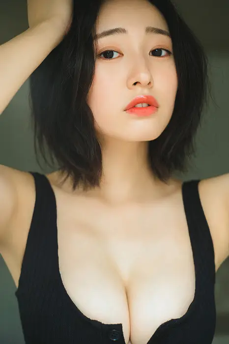 미우 시라하마 (白濱美兎), 영 챔피언 디지털 그래픽스 「토오리에서 탄생한 천재!」 Set.01