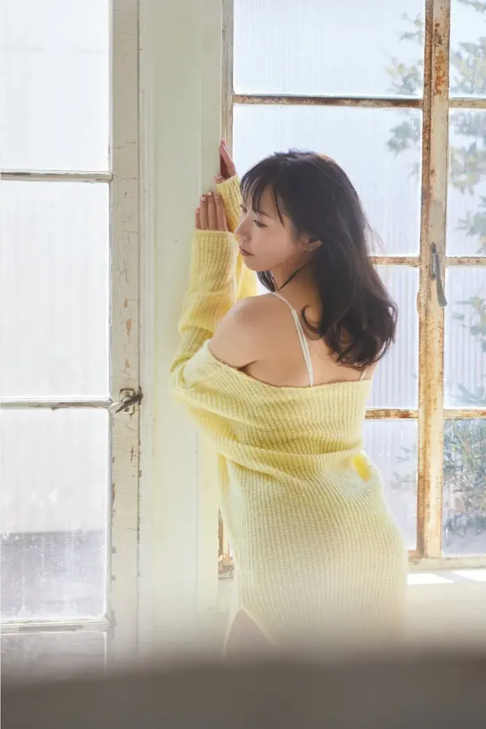 이누마루 리리코 (戌丸凛々子), FRIDAY 디지털 사진집 『현직 대형 광고 대행사 OL의 글래머러스 바디 vol.2』 Set.03