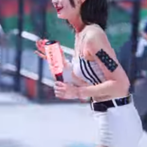 아이컨택 잘해주는 예쁜 치어리더 정희정