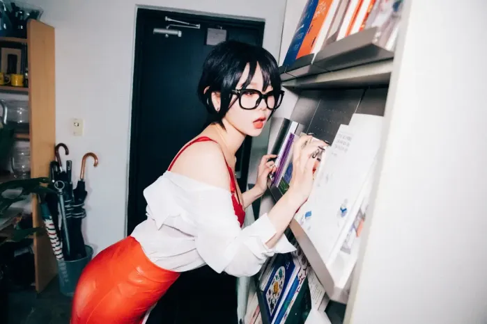 ZIA.Kwon 권지아, Loozy ‘Office Slave’ Set.04