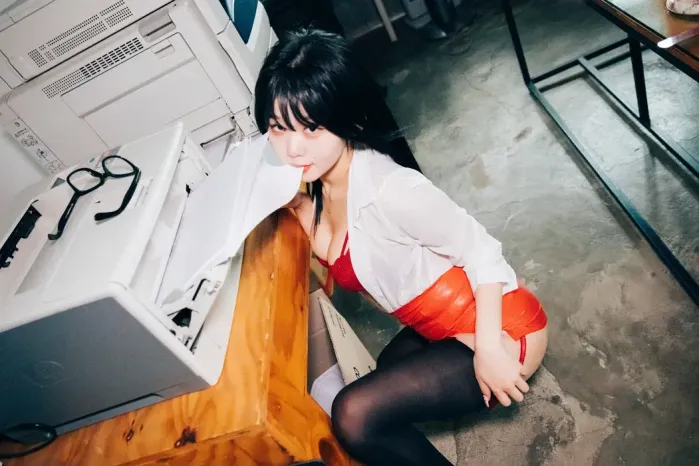 ZIA.Kwon 권지아, Loozy ‘Office Slave’ Set.05