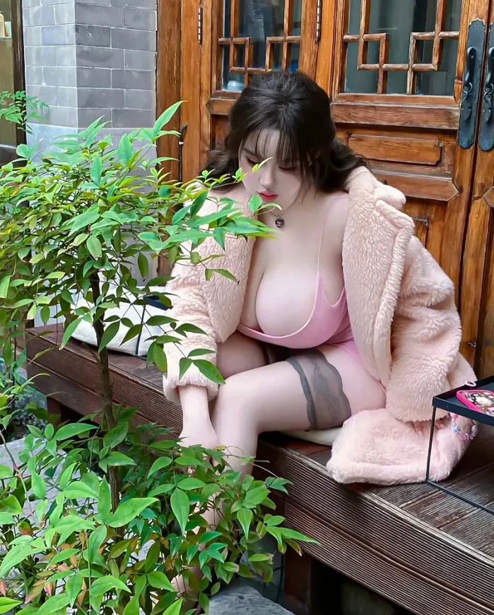 가슴이 무거운 처자