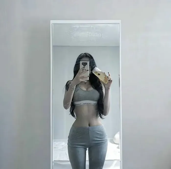 거울 골반인증녀