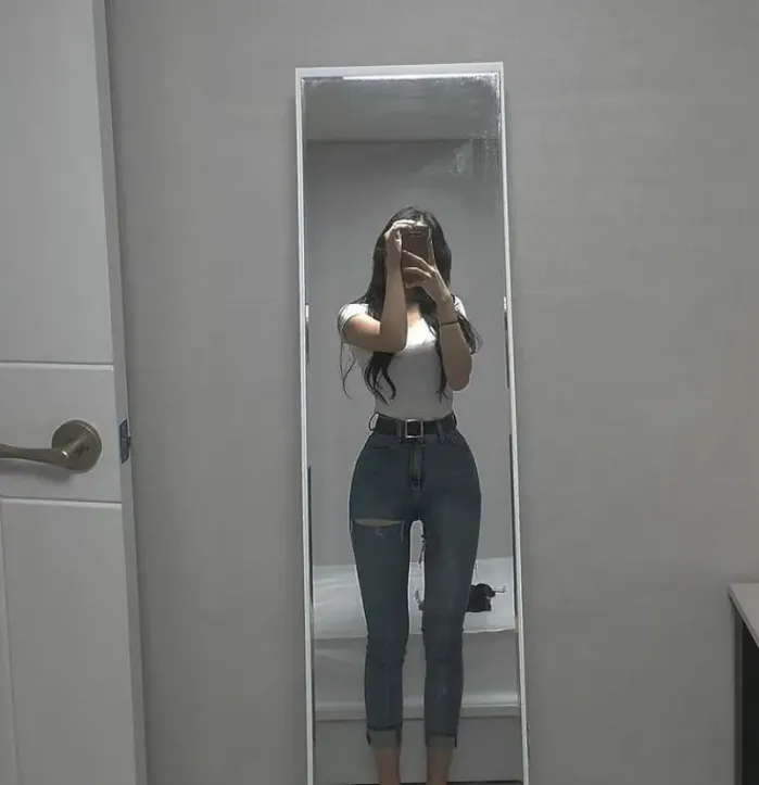 거울 골반인증녀