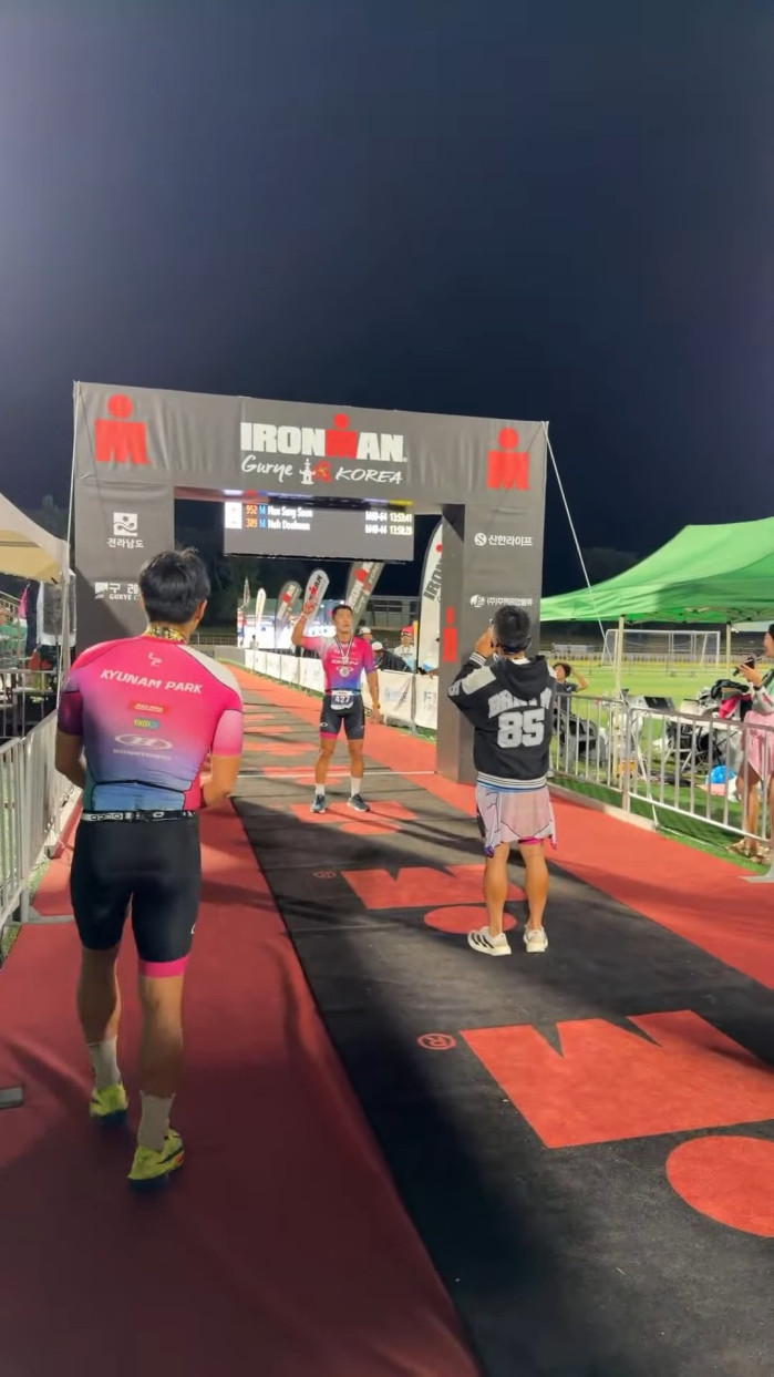 수영 3.8KM, 사이클 180.2KM 마라톤 42.2 KM 완주한 개그맨