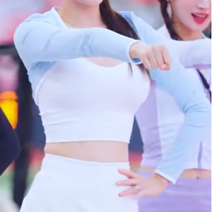 포니테일 찰랑 골반춤 Hold Up 아웃송 김해리 치어리더 Kim Haeri cheerleader ktwiz