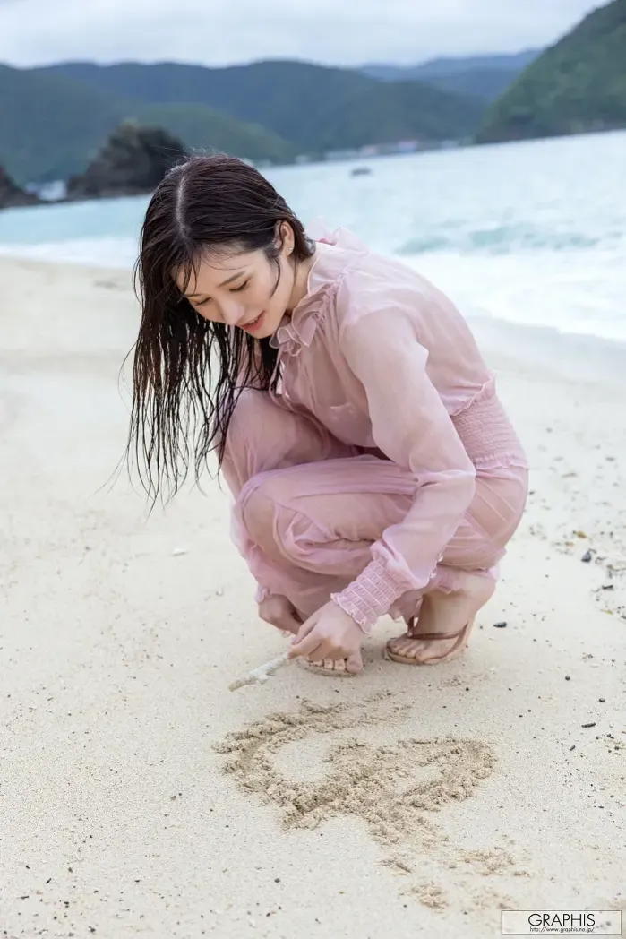 메이 이츠카이치 五日市芽依, 그래피스 스페셜 그라비어 「바캉스」 Vol.07