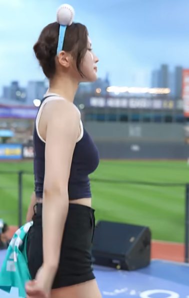 선풍기 바람 쐬다가 일어나서 하는 루킹삼진송