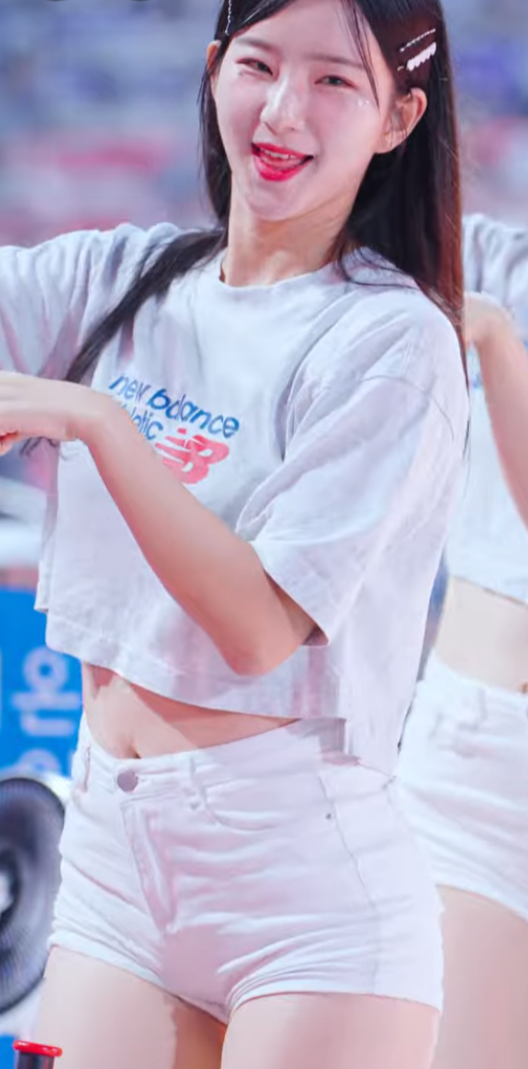 자리가 좁아도 따봉! 아웃송 김정원 치어리더