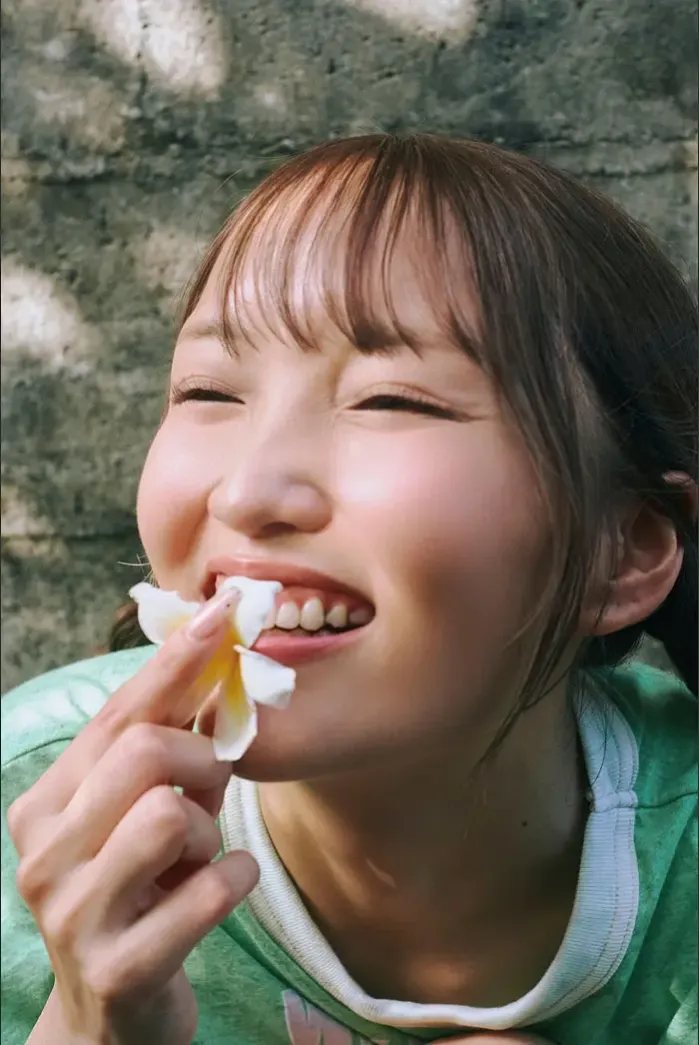 NEO 네오, 사진집 2025 가을 시즌 걸 「푸른빛에 녹아들다」