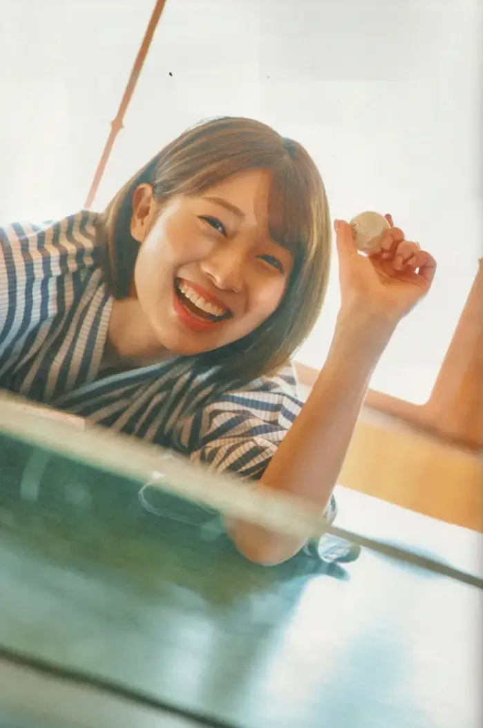 아베 와카나, 첫 번째 사진집 「사랑받을 예감」 Set.03