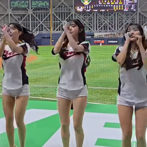 타구단 치어리더가 추는 롯데아웃송ㅋㅋㅋ 홍라님 제외